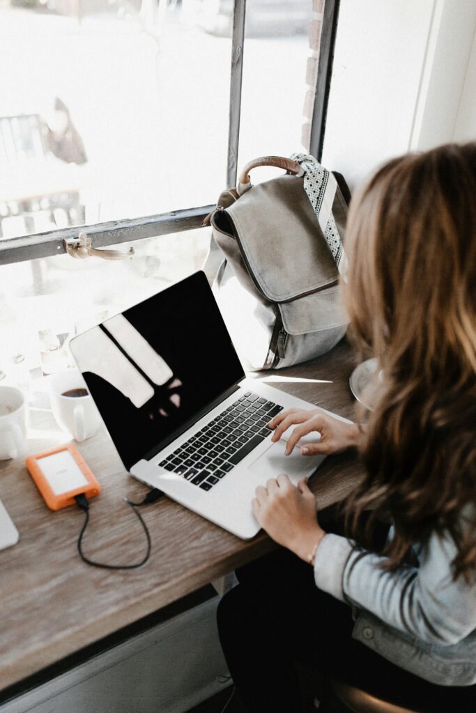 travaille le SEO de ton site et fiche google my business pour ton activité locale.